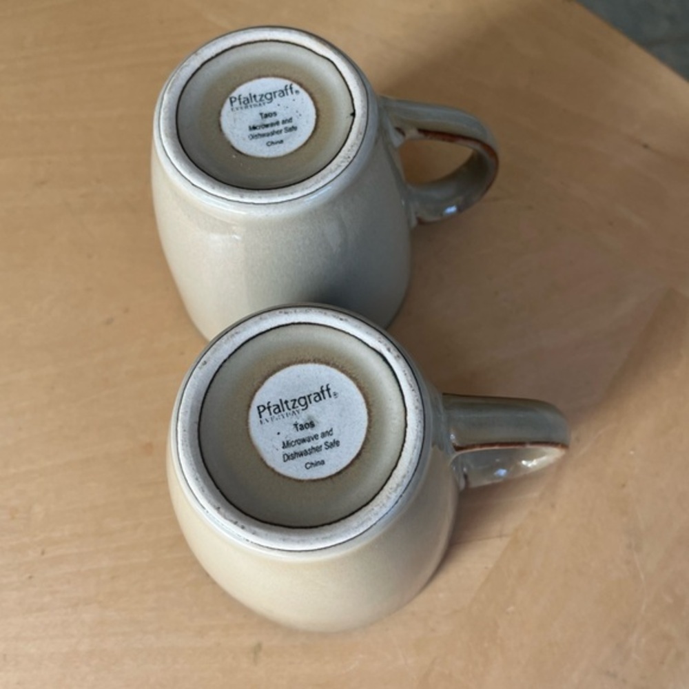 Pfaltzgraff Taos Cream/Tan and Black Ceramic Mugs 12 oz. Set of Two - Picture 9 of 12